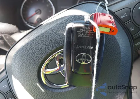 2021 Toyota Rav4 Xle z USA, uszkodzony, nr VIN 2T3W1RFV8MW175838